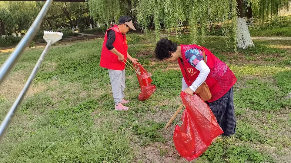 阜阳市爱心公益志愿者协会第47次保护母亲河共建美好家园活动